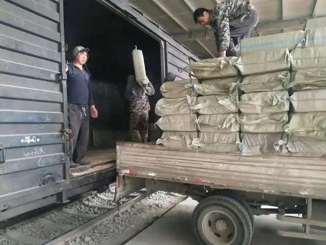 60节火车皮价值千万元玉米“不翼而飞”，三重核验均显示已装车，法院：实际未装车。