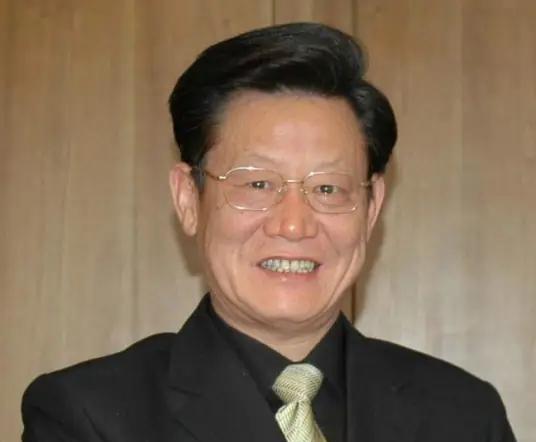 1993年“银河号事件”中，美国人要检查所有货物，我国外交官沙祖康就让他们在60