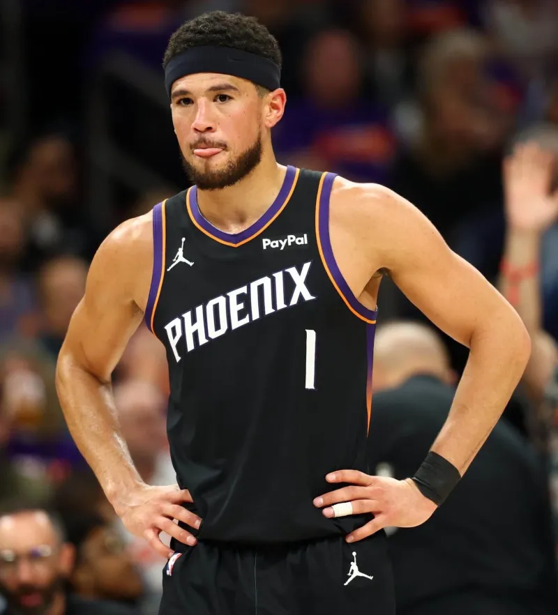 美记EvanSidery发文：本赛季，德文-布克的三分球命中率仅为32.8%