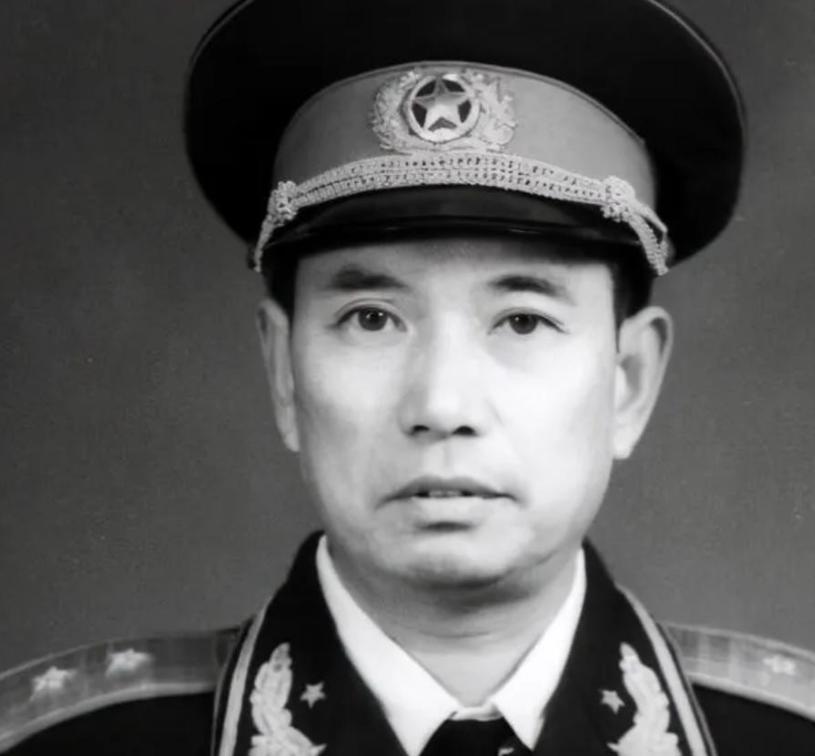 炮兵司令吴克华被关押在监狱中，4年没有消息传出，众人都很着急，李德生却对总理说：