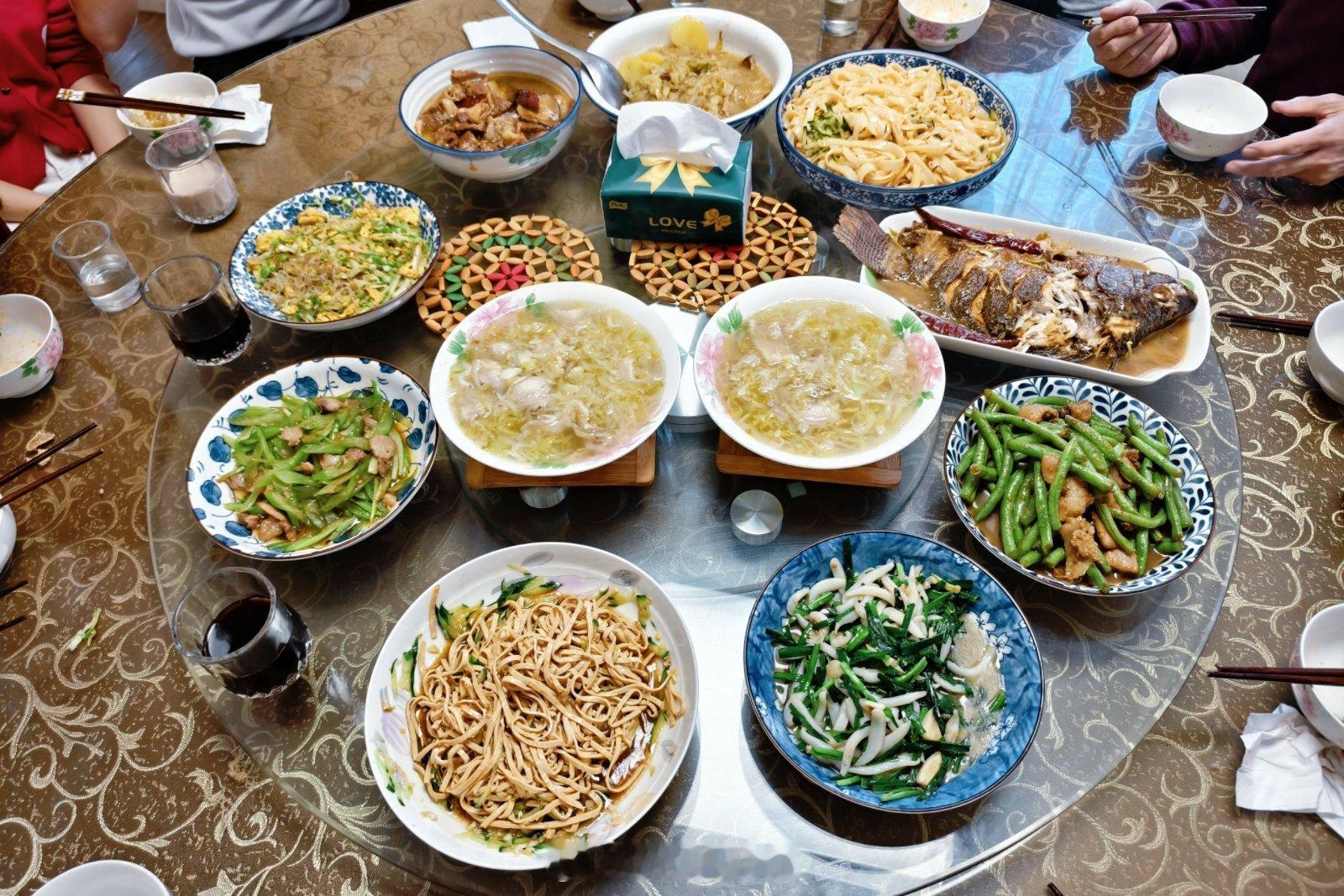 东北style轻午餐，妹有锅包肉、大骨头每日一餐分享