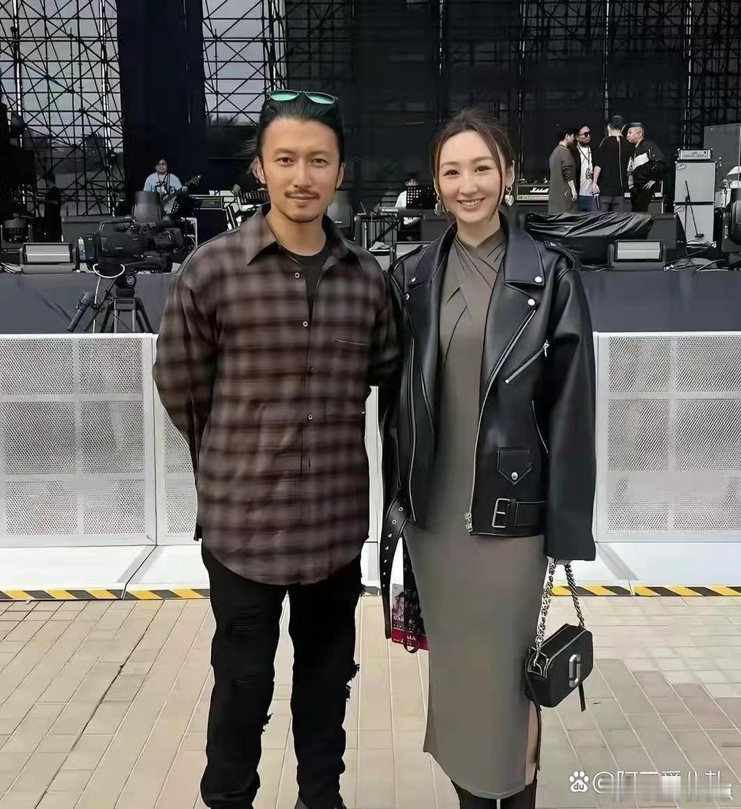 45岁谢霆锋尽显沧桑感，岁月这把刀还是没放过他啊！