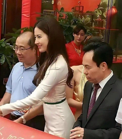 原来女神现实中是这样的，白瞎我看了十几年电视​​​