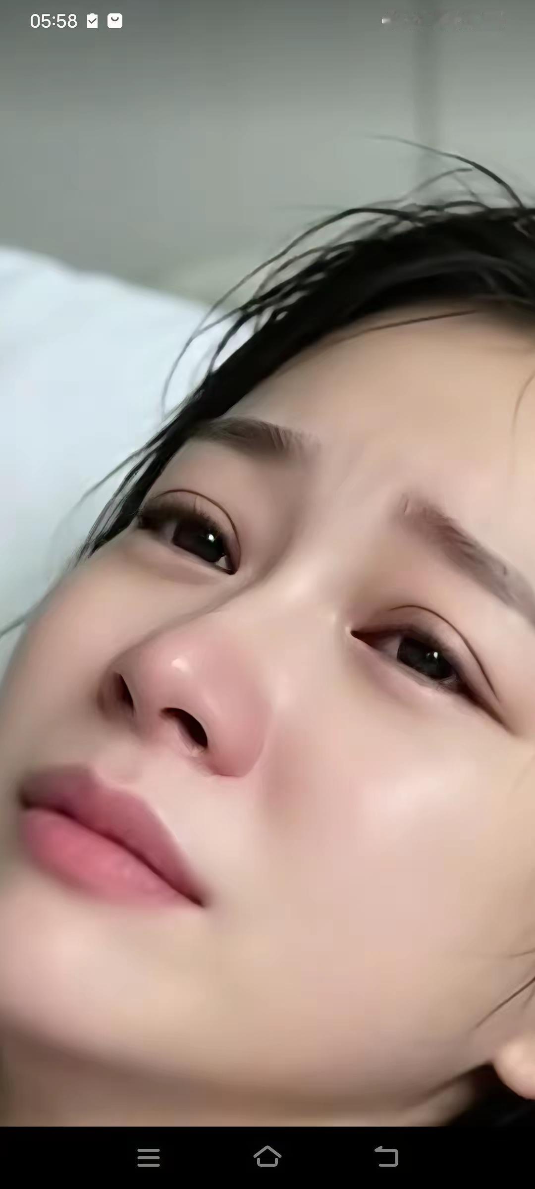 离婚的女人太难了女子吐槽说，她离婚后有病了，住院期间，娘家人没人看，前夫家人