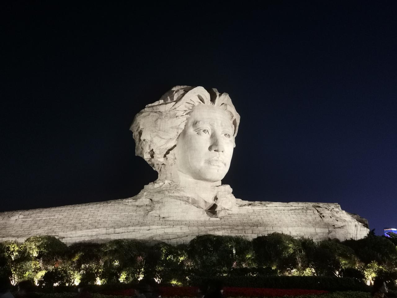 如何看待境外组织资助“躺平网红”关键不在于他们扶持了“躺平网红”，而在于为什么要