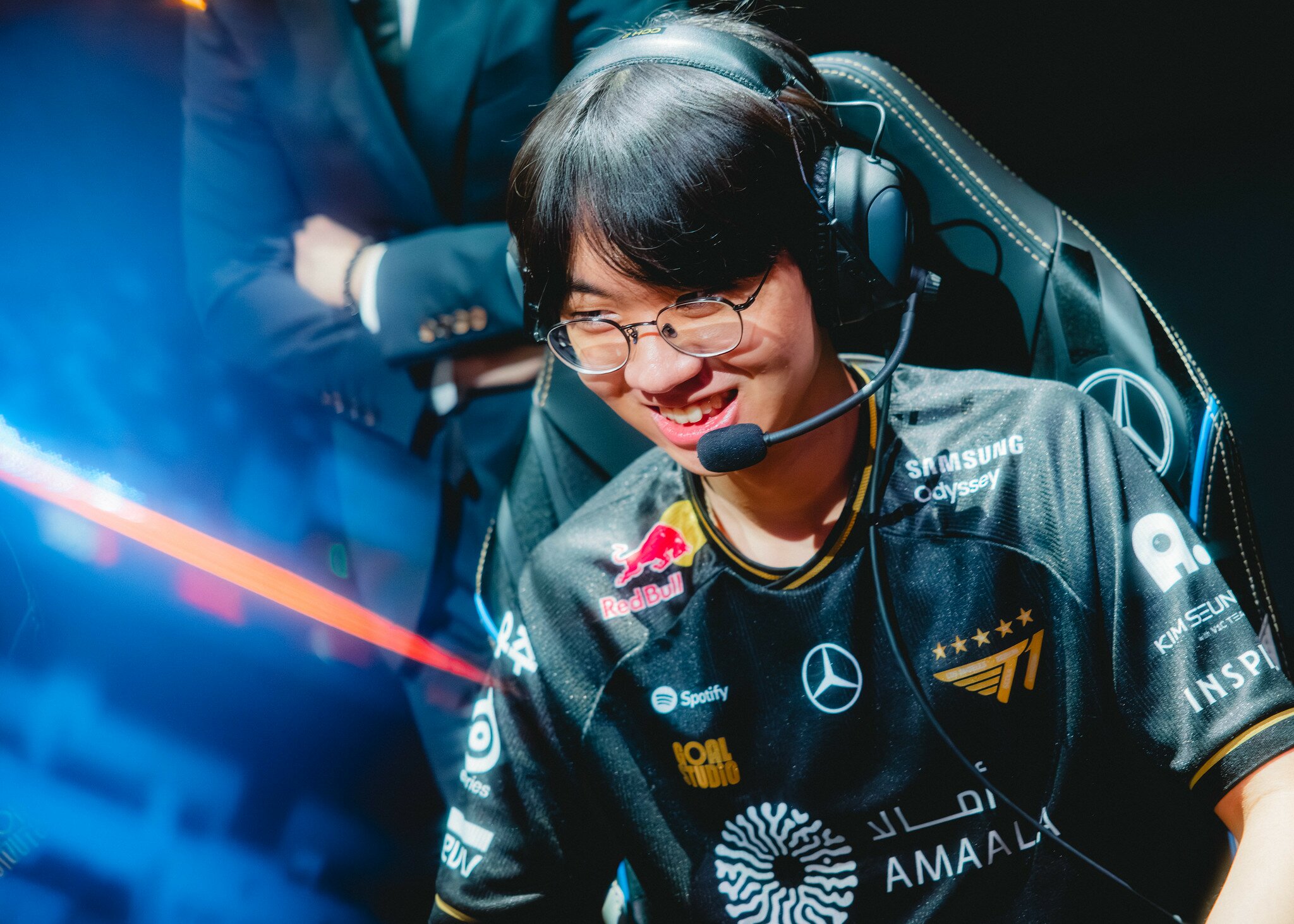 圆梦! T1上单Doran出道七年获得生涯首座S赛冠军