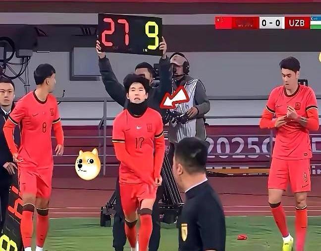 国足这帮爷们儿，是来踢球还是来走秀的？看完我真是大开眼界。先说那个汪仕钦，留