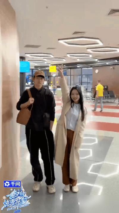 金莎和孙丞潇，真爱？撕开表象，不过是顶级流量的互搏。一个83年，一个00年，