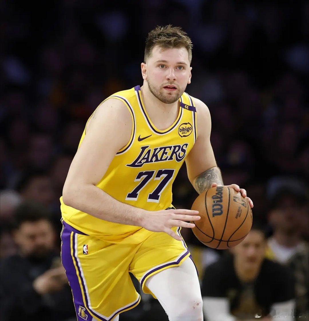 不查不知道，一查吓一跳！东契奇居然有那么多数据排名联盟第1：1，得分：35分，联