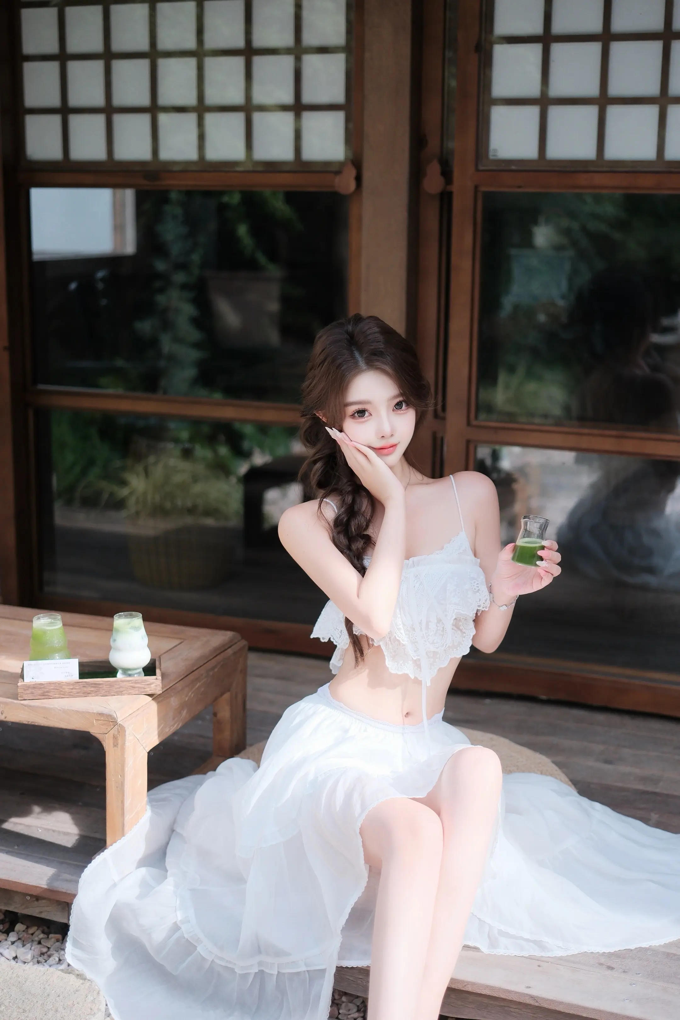 你低头欲说还休我等你开口。