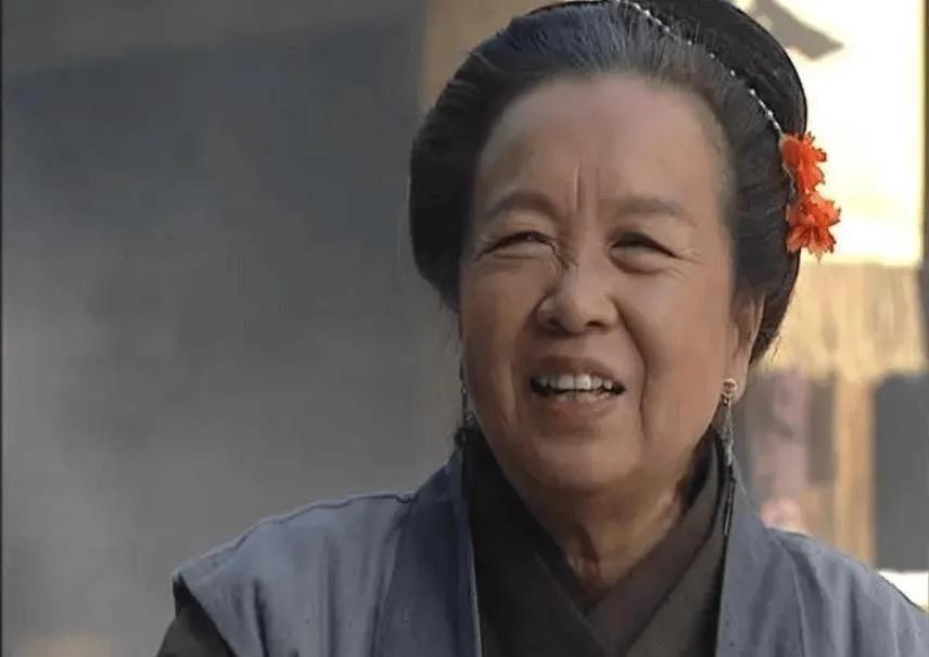 水浒传中，为何很多人认为卖梨的郓哥比王婆还要坏？王婆、武大郎、潘金莲、郓哥、