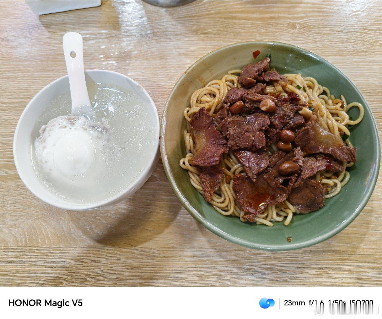 南昌人的早餐是从拌粉和肉饼汤开始的！[doge]​​​