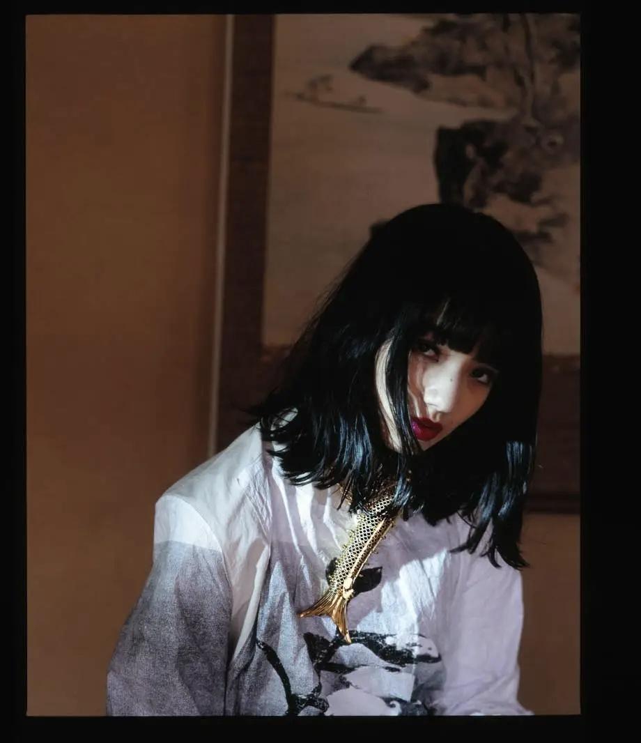 摄影师镜头里的小松菜奈，性感时尚靓丽小清新小松菜奈穿搭栗沢友梨奈写真好身材性