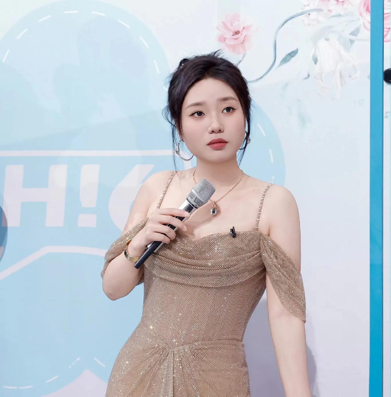 大鹏是怎么想到让李雪琴出演杨贵妃的，本来以为上玩笑，没想到是认真的，他还出了设计