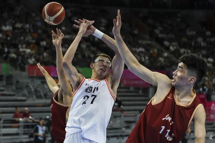 全运男篮-浙江淘汰四川晋级决赛余嘉豪14+9隔扣胡金秋北京时间11月11日16