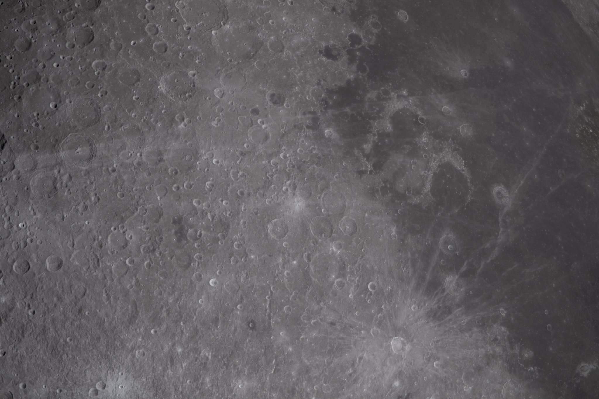 NASA发布有史以来最清晰的月球照片有一说一确实很哇塞啊！科幻照进现实，原来从月