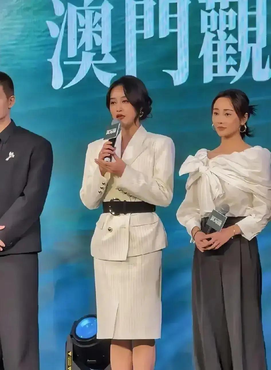 168cm被172cm碾压？蓝盈莹这招3秒翻盘身高差4cm，镜头里却像差一