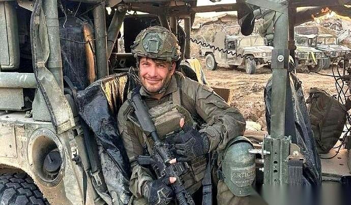 一个叫耶霍舒亚·邦的以色列士兵，身份是狙击手。他在加沙、黎巴嫩、叙利亚的前线，