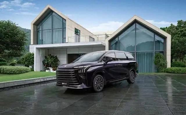 大多数人的购车预算集中在10-20万区间。为什么？因为车对普通家庭来说，从来不只