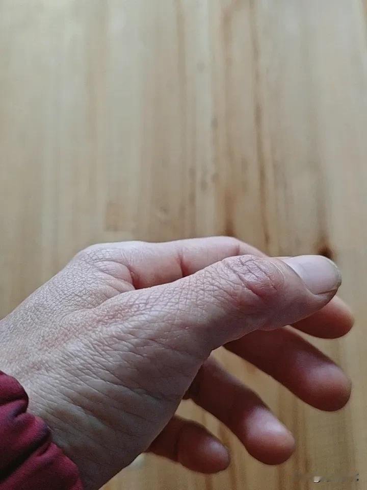 是不是女人到了更年期就有很多的毛病？不是这痛就是那痛。50左右的女人太难了，好不