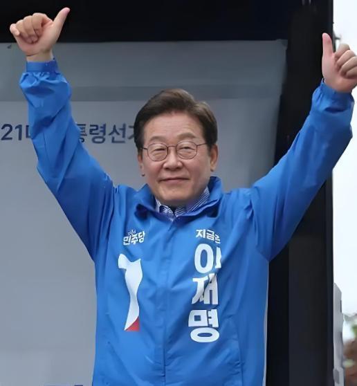 大家可能看错了李在明！从他拒绝参加九三阅兵后，李在明亲美的嘴脸已经彻底暴露了。此