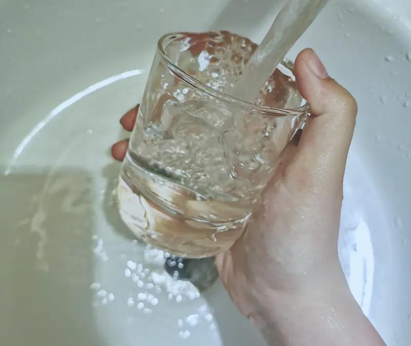 好多人一胖就以为是湿气重，其实得先分清是真胖还是虚胖。真胖是热量摄入多，脂肪堆积