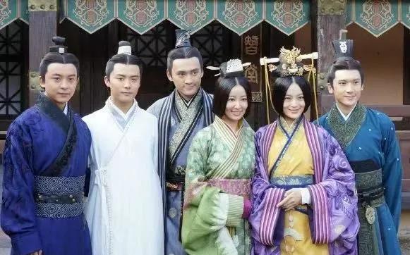 时光未改少年谊！袁弘关智斌十年重逢引全网泪目6月19日，社交平台突然掀起一阵“
