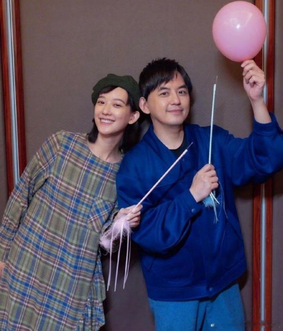 黄子佼孟耿如离婚今年3月还曾与妻女一同出游，孟耿如被爆断开黄子佼！黄子佼孟耿如在