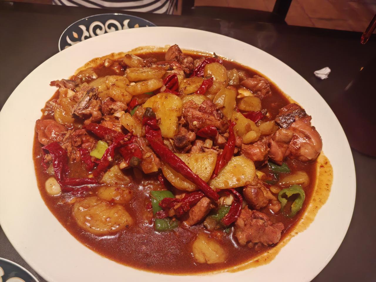 第一傻：随便借钱给别人。第二傻：熬夜成瘾。第三傻：为面子过度消费。第四傻：