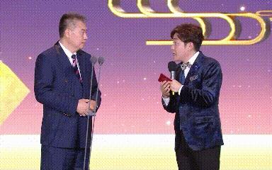 怎么，李爷爷，小莎不是你的好朋友吗？怎么就这么曝光了呢？其实是