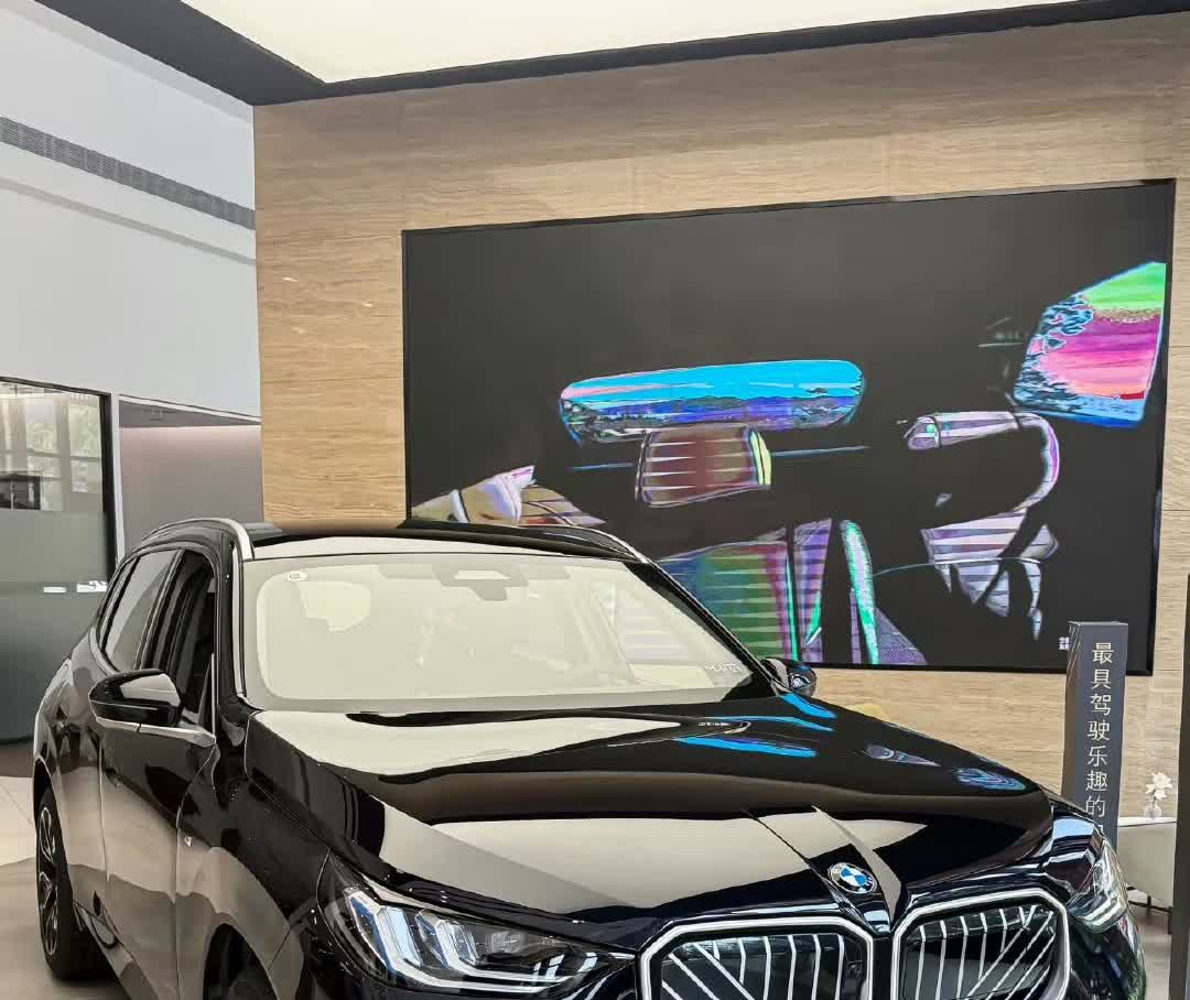 这一台宝马X3是一款具有鲜明特点的豪华中型SUVxDrive30L领先型