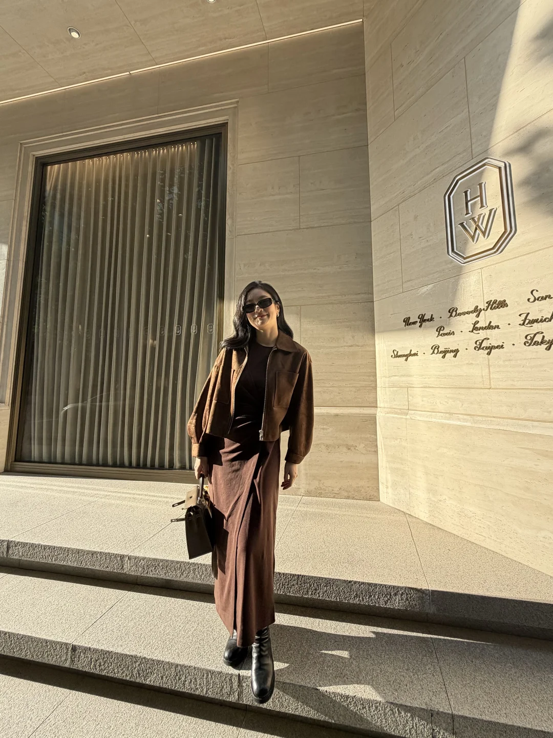 PLOG让我们恭喜一下这位女士终于出门放飞了