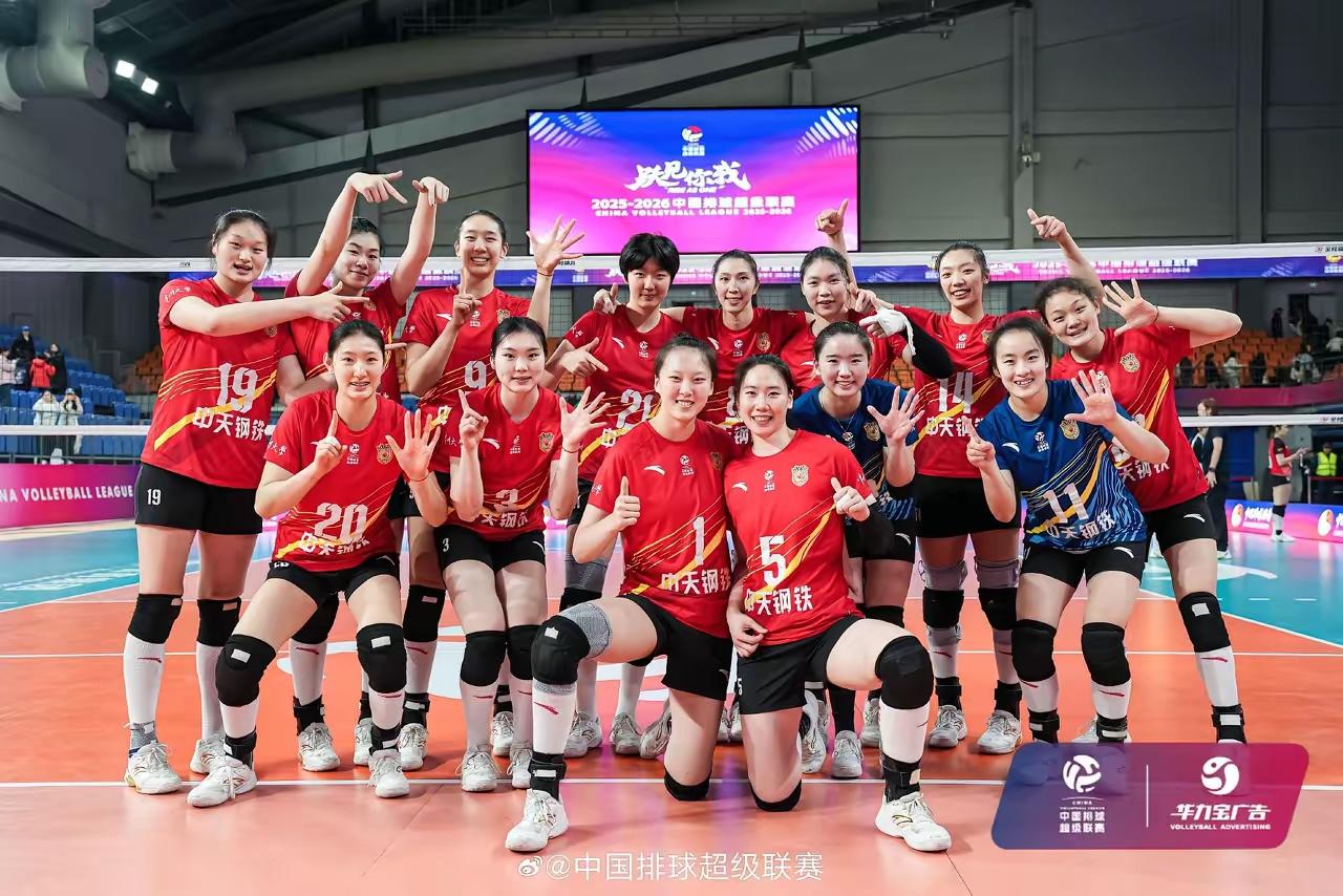 有人埋汰江苏女排不擅长打淘汰赛，跟国家队一个调调，别看小组常规赛打得像模像样，一