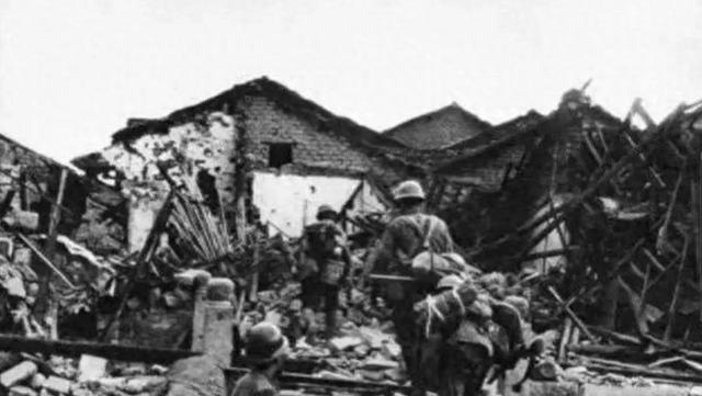 1943年，王近山随手消灭180名日军，但在清点战利品时，战士却疑惑道：“枪呢？