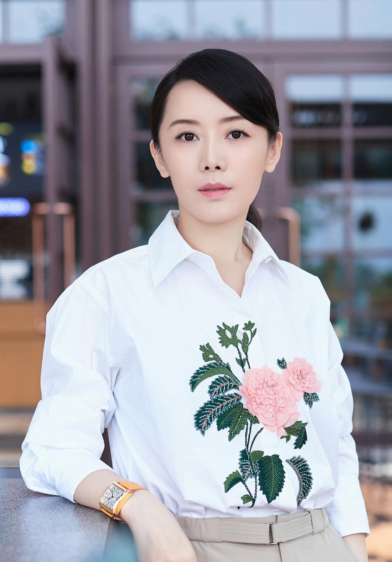 演了许多年好人就是不“红”，这次凭借一个坏女人形象她反倒“火”了。她就是《灼灼韶
