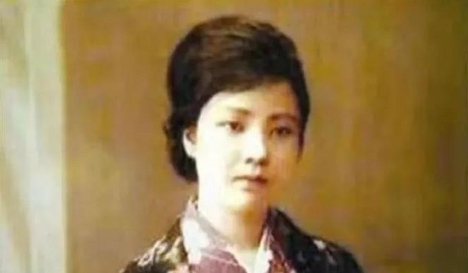 1937年，著名数学家苏步青出门办事，他的日本妻子苏米子正在家里洗澡，突然，一个