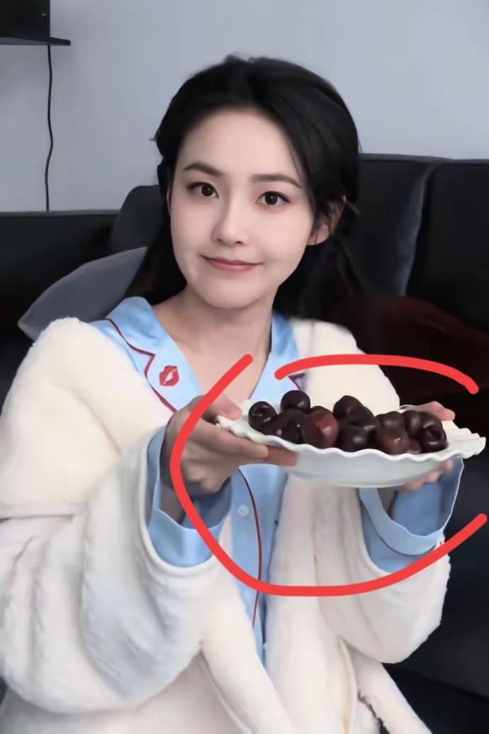 张佳宁吃的是什么水果