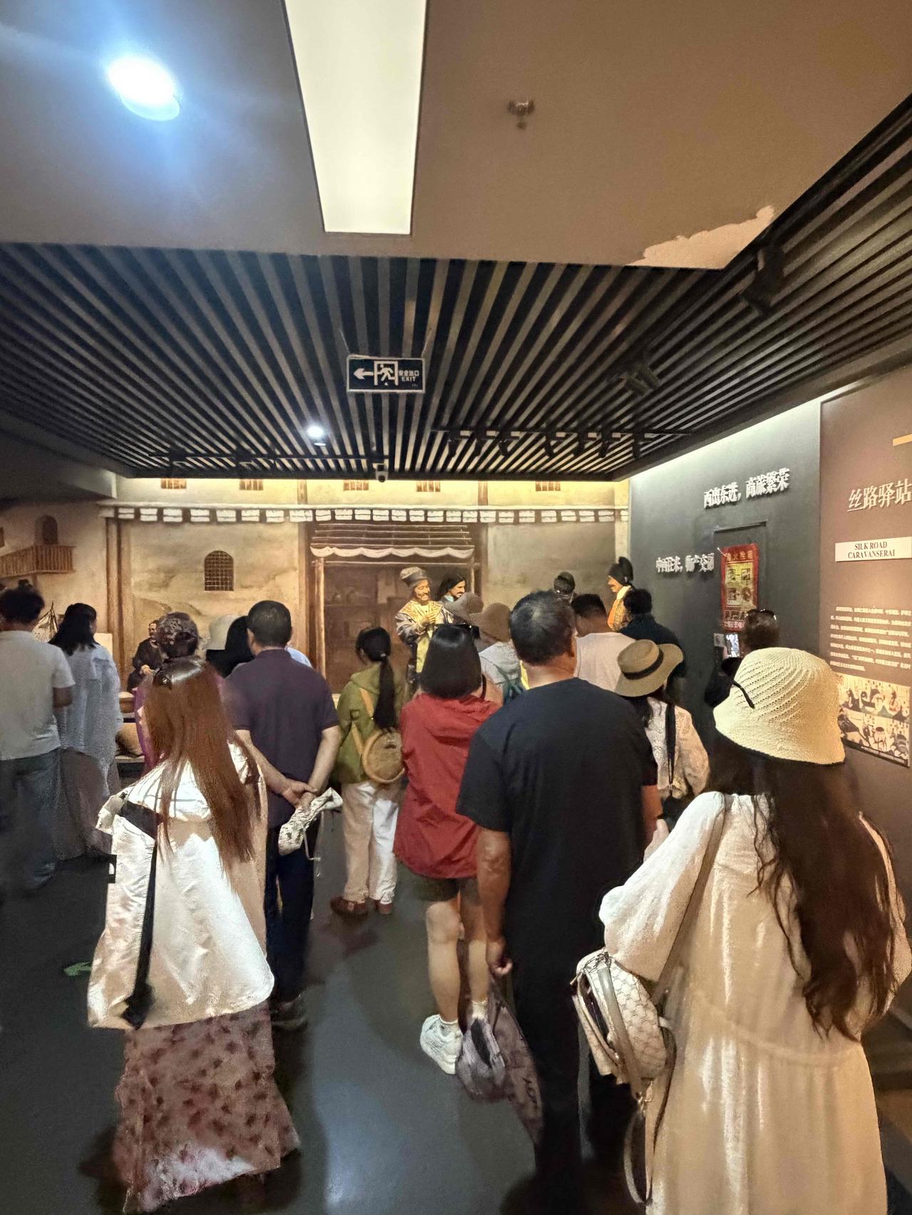 人老了长点肉可难啦在新疆伊宁的民宿，我偶然结识了5位年近70的四川大妈，她们从