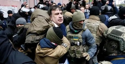 乌克兰都抓壮丁了，被抓的为啥不把征兵官杀掉？说难听点，年轻的已经被抓空了，剩下的