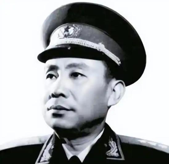 1985年，黄克诚卸去全部职位，完全退下来后，老部下刘震上将特意登门探望。告别之