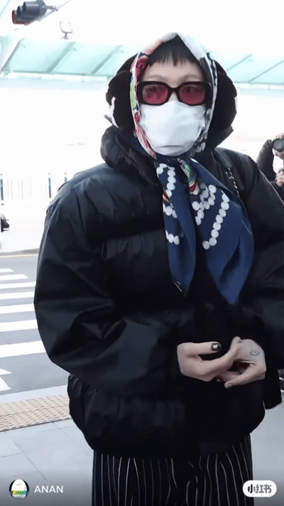 说实话我是真的看不懂这位韩娱顶流既看不懂他的老奶奶穿衣风格，也看不懂他一分钟