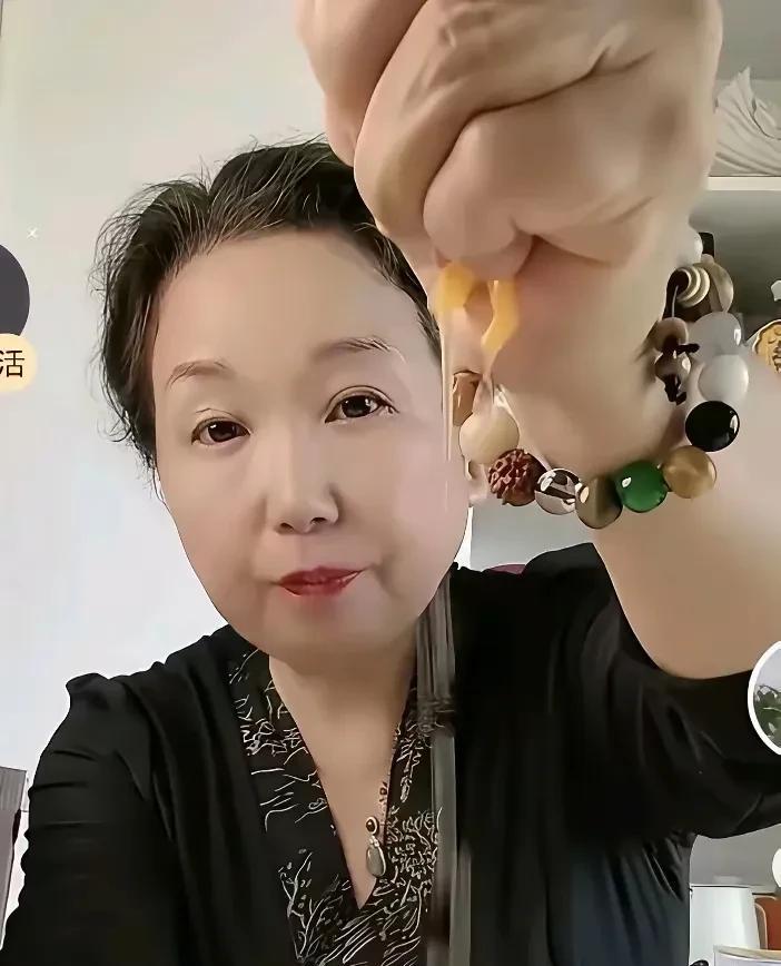 杜新枝罕见护起两个儿媳，让许敏情何以堪？两个都是她儿媳，那许敏就是一个儿媳也没有