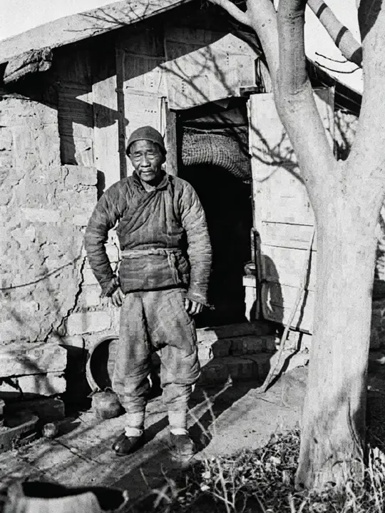 拍摄于清末光绪末年（1900–1910年），地点是北京近郊乡村。