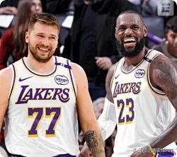 NBA新赛季刚过15场，来看看西部前八及其队内球星1、雷霆，15胜1负，亚历