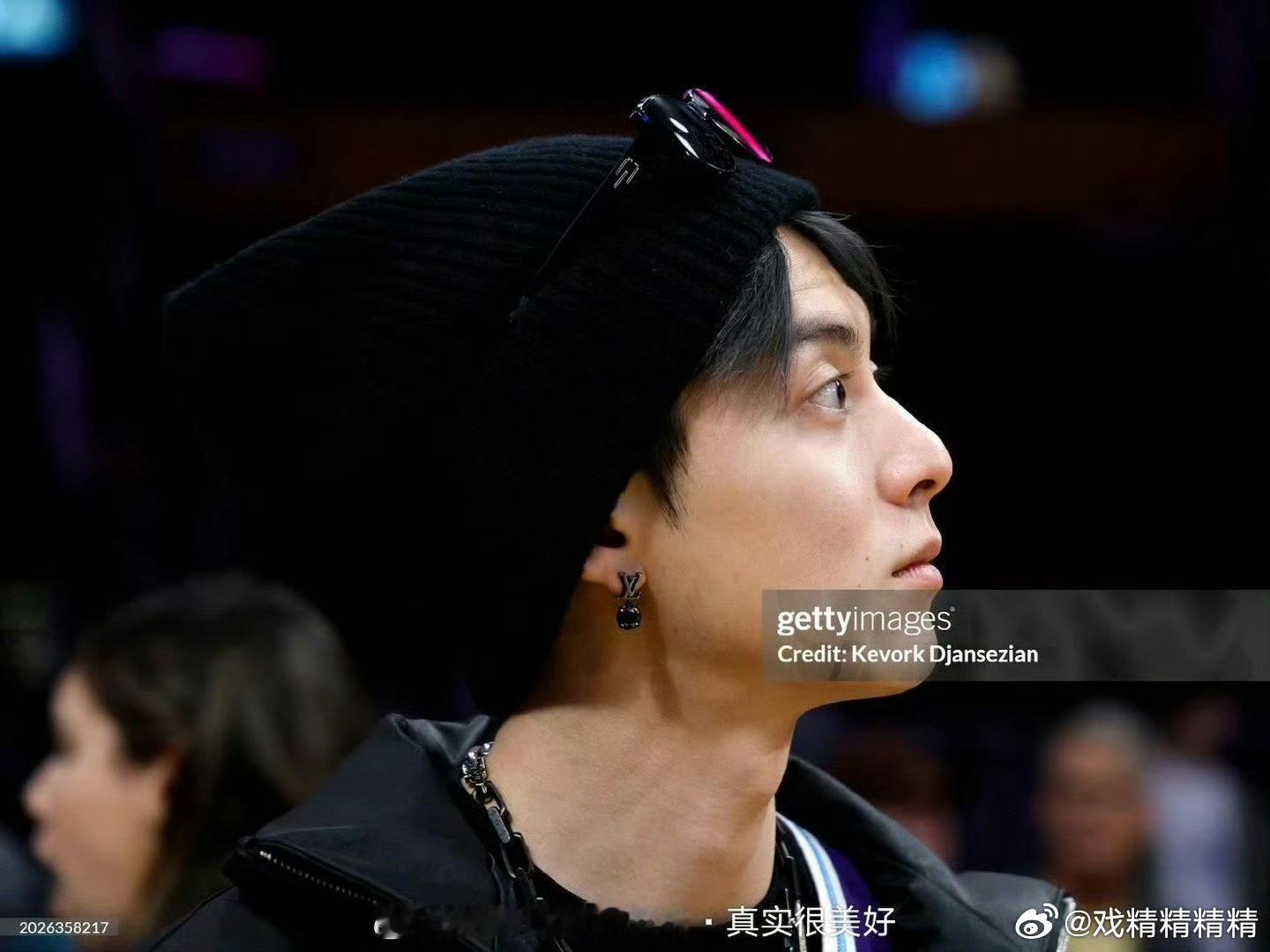 王鹤棣素颜帅成这样网友说他就是嘴比较歪，鼻头稍扁，他能去矫正一下吗？[捂脸哭]​
