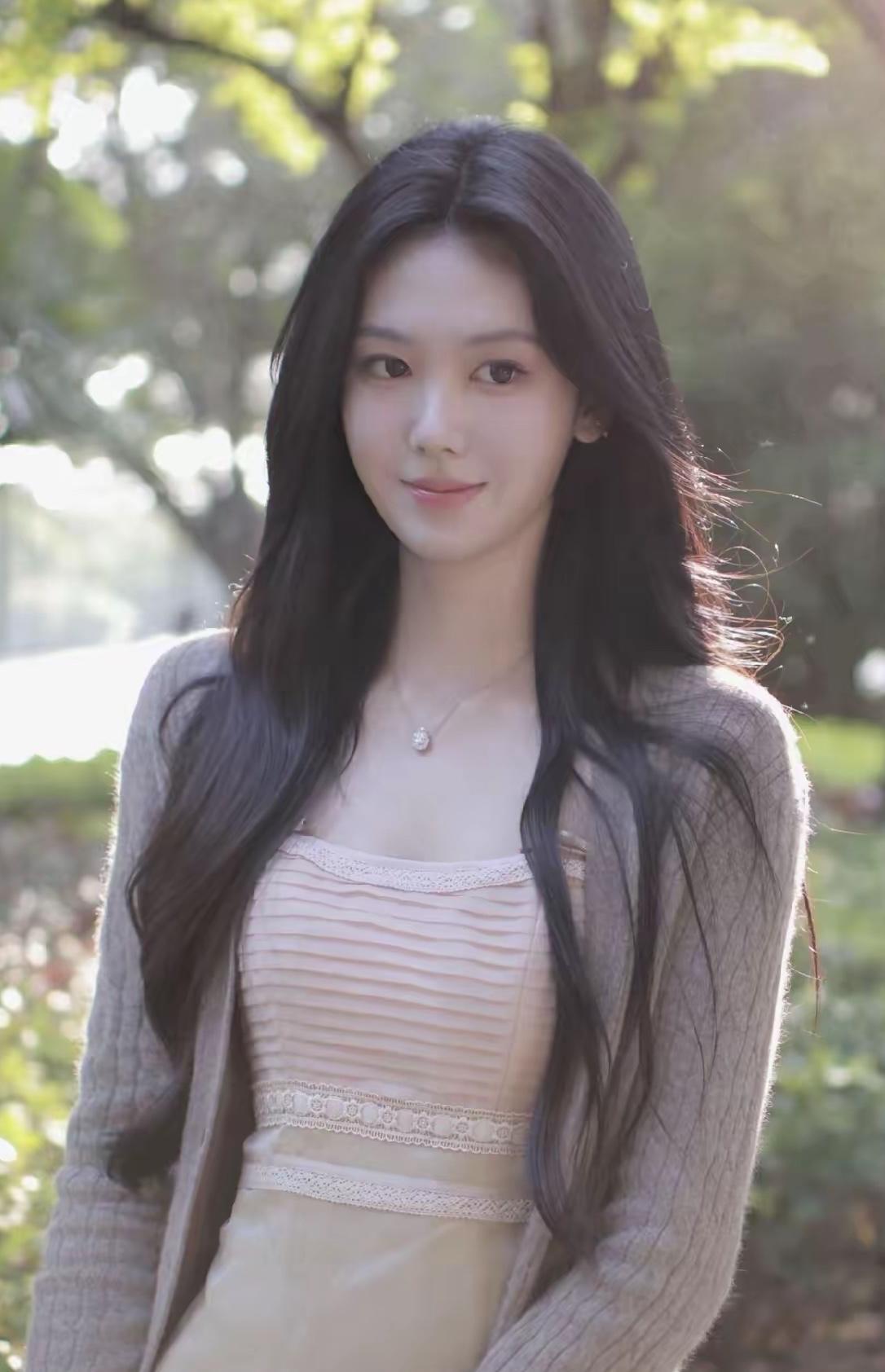 什么样的女孩子最美丽漂亮又可爱的女孩子，身材苗条性感可爱