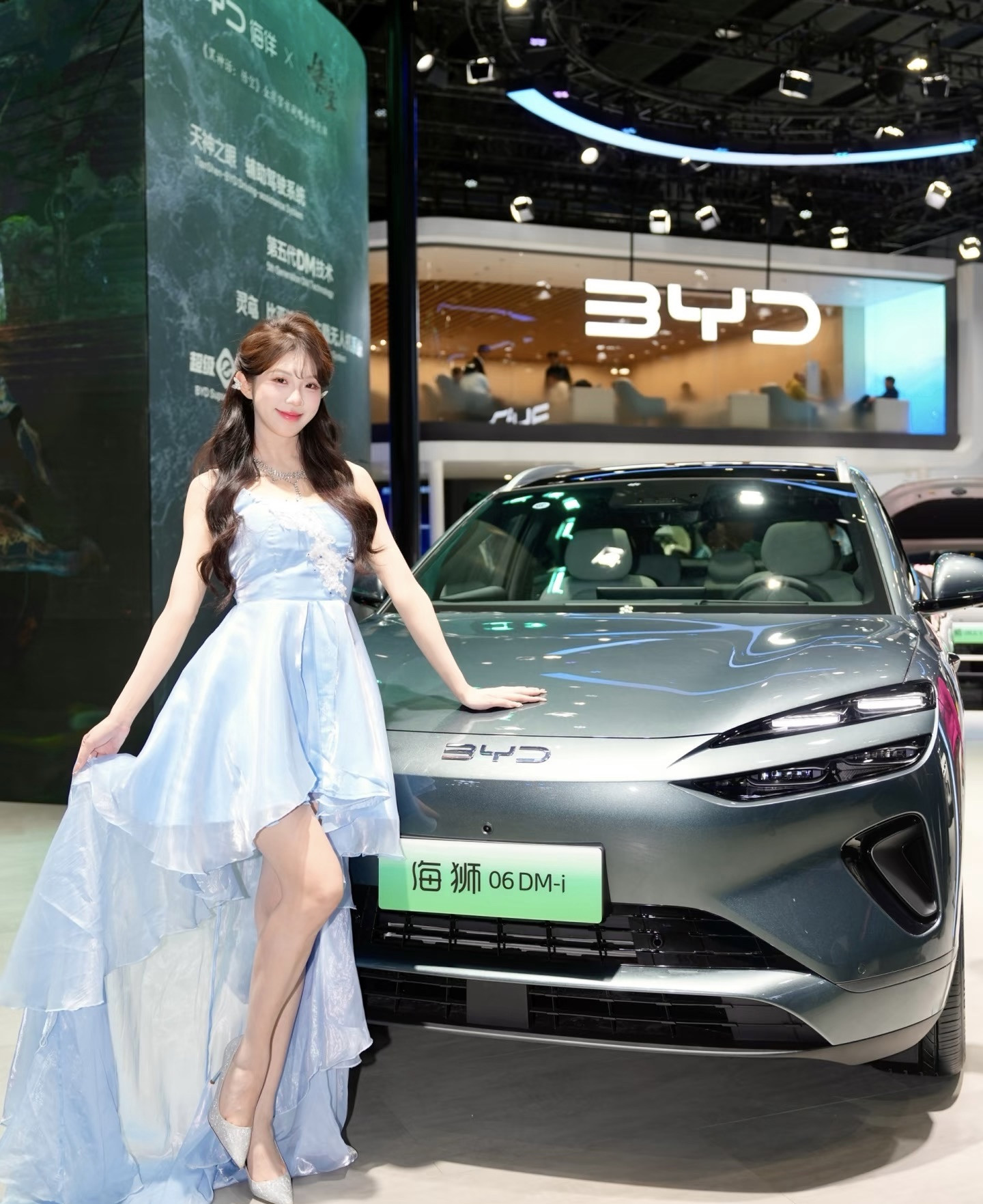 广州车展比亚迪的模特太美了一年一度的广州车展如期而至，今年比亚迪依然...