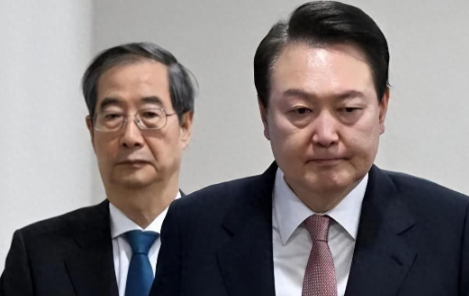 李在明的清算加剧了，连前任总理韩德洙也被调查了。很明显，他是打算从韩德洙这边打开