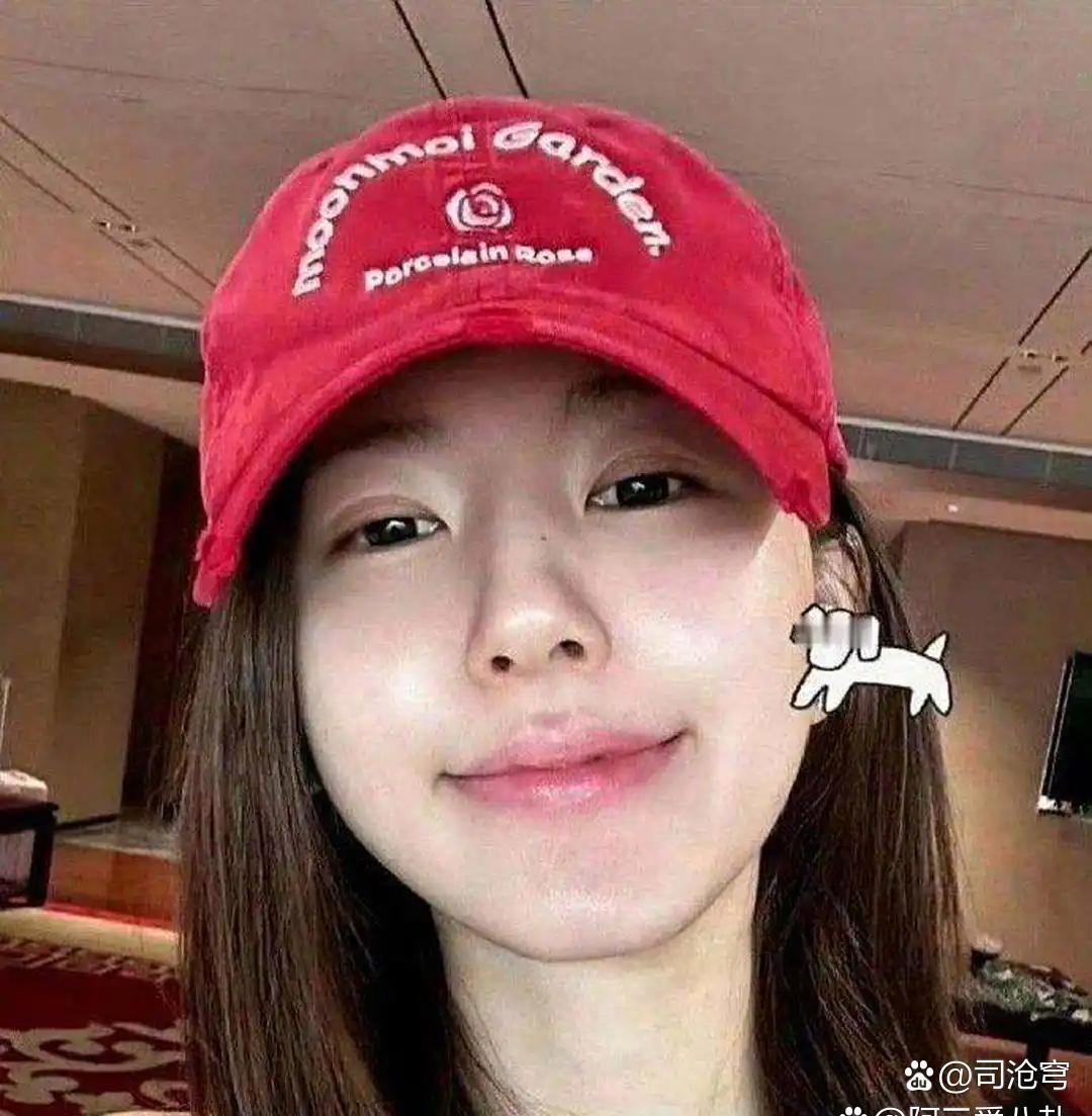 赵露思晒‎‏了‎张素颜照，直接让大家⁠⁠⁠看到她的真⁠‎实状态。