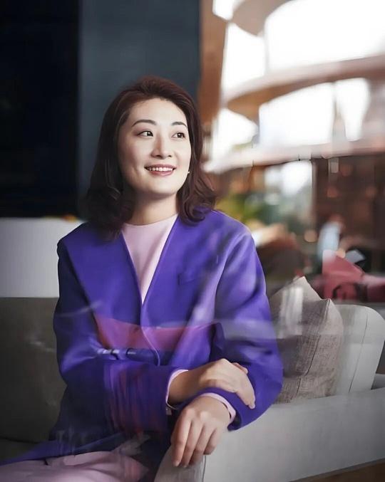 我看好宗馥莉是有能力的人，可能脱离娃哈哈，再造一个娃哈哈。那时后大股东们会后悔。